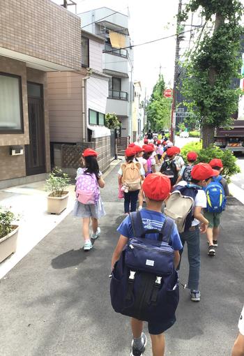 1年生　遠足 １年生 遠足 喜多見ふれあい広場の様子 - 狛江第三小学校
